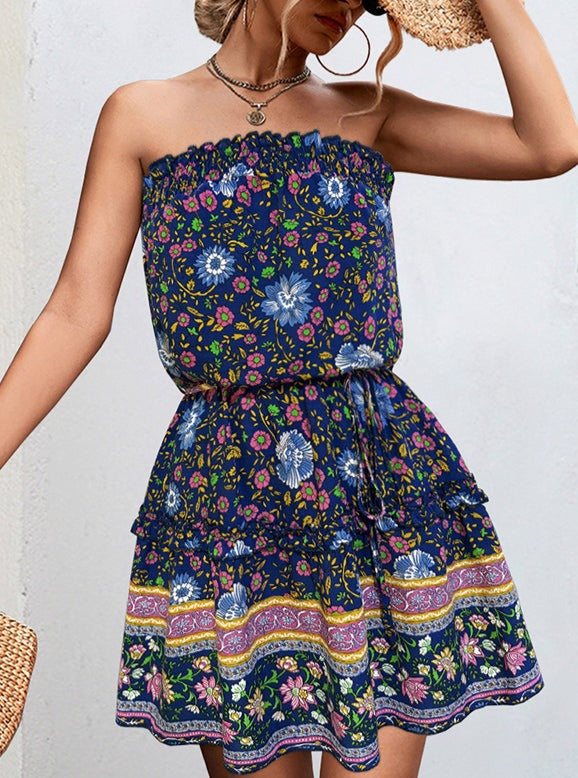 Mini vestido boêmio com estampa floral bandeau