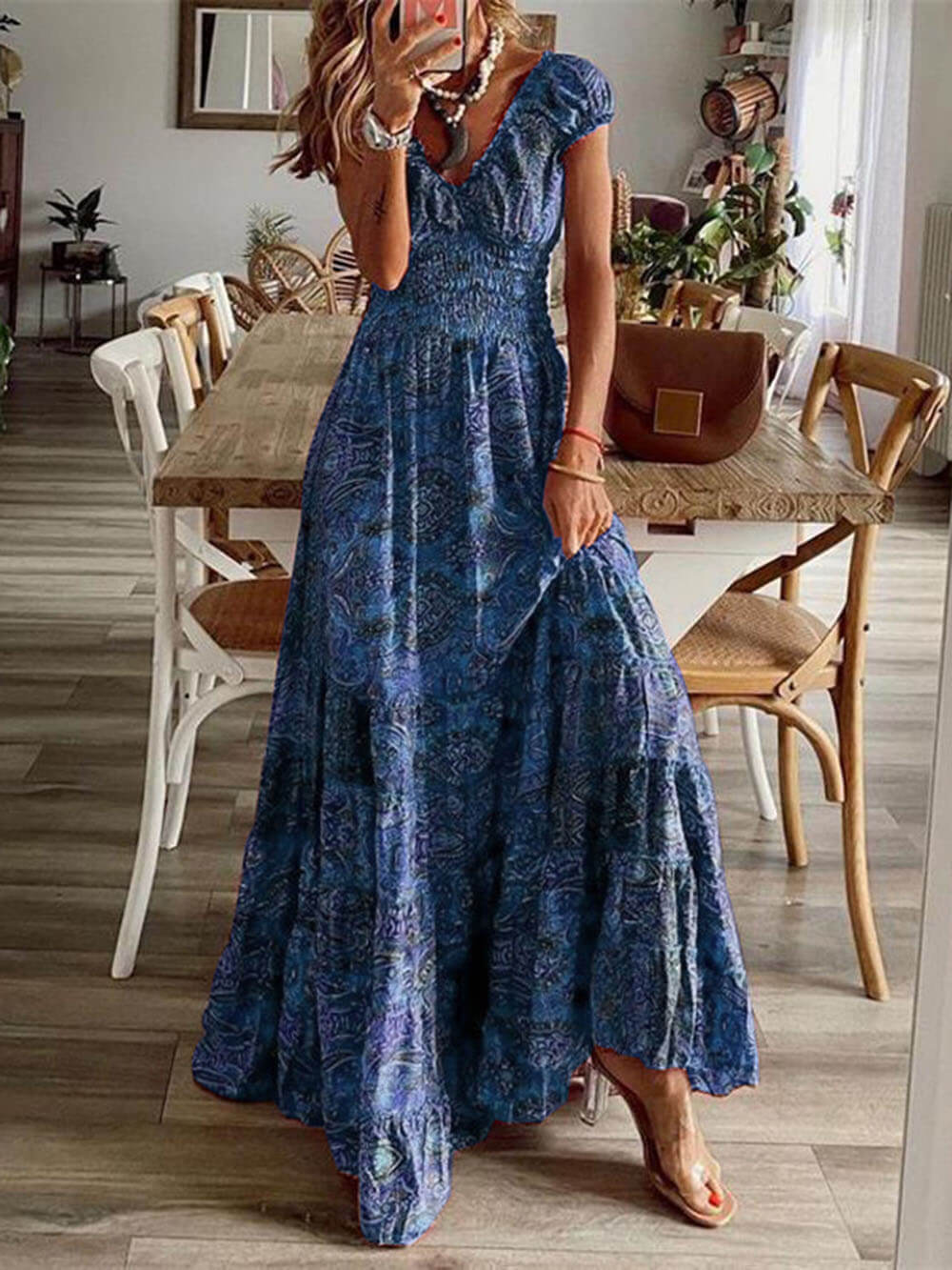 Vestido boêmio com estampa floral na cintura