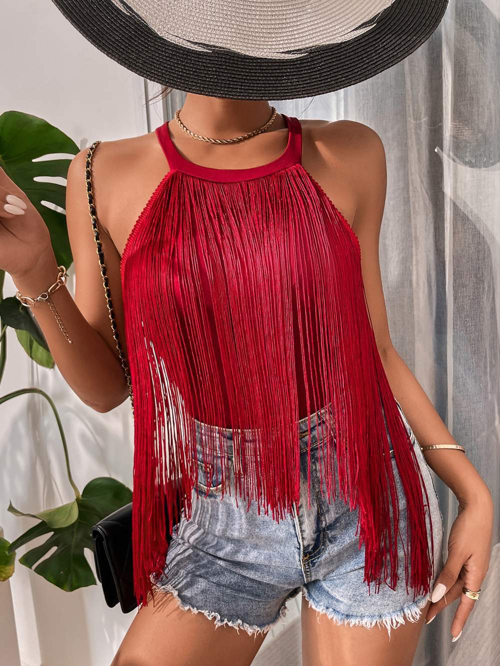 Elegante Halter Neck Tassel Top