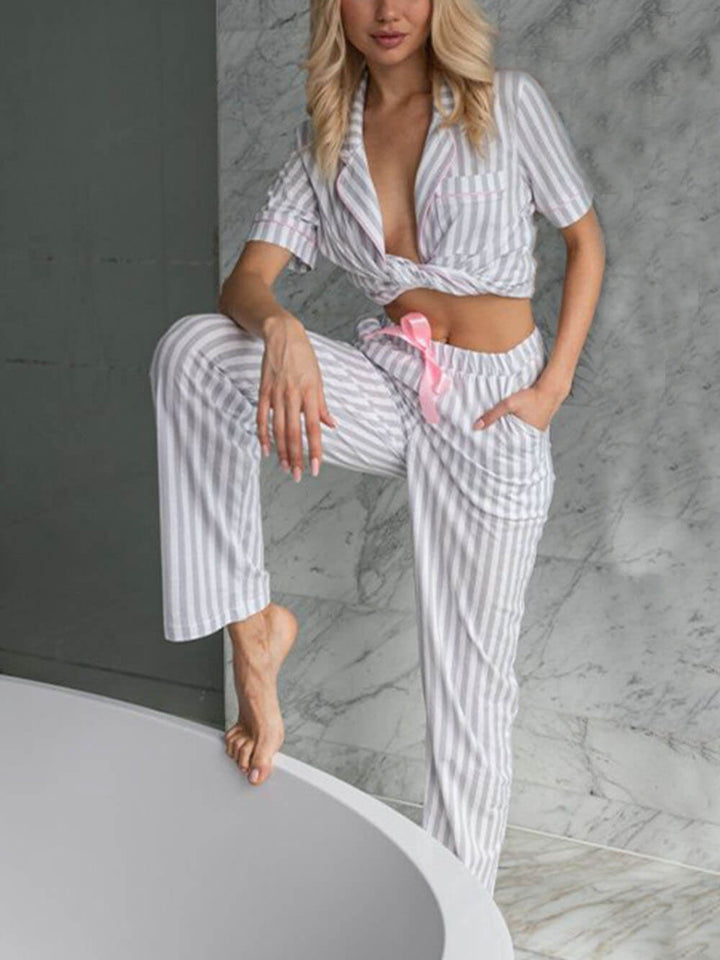 Gestreiftes, lockeres Patchwork-Pyjama-Set