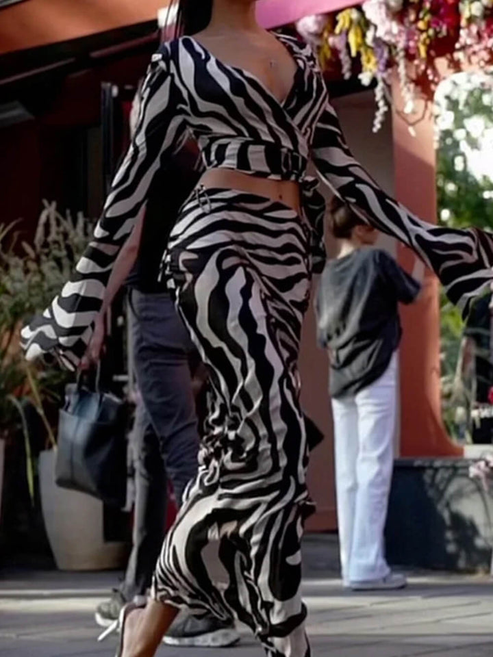 Divatos mintás zebra öltöny