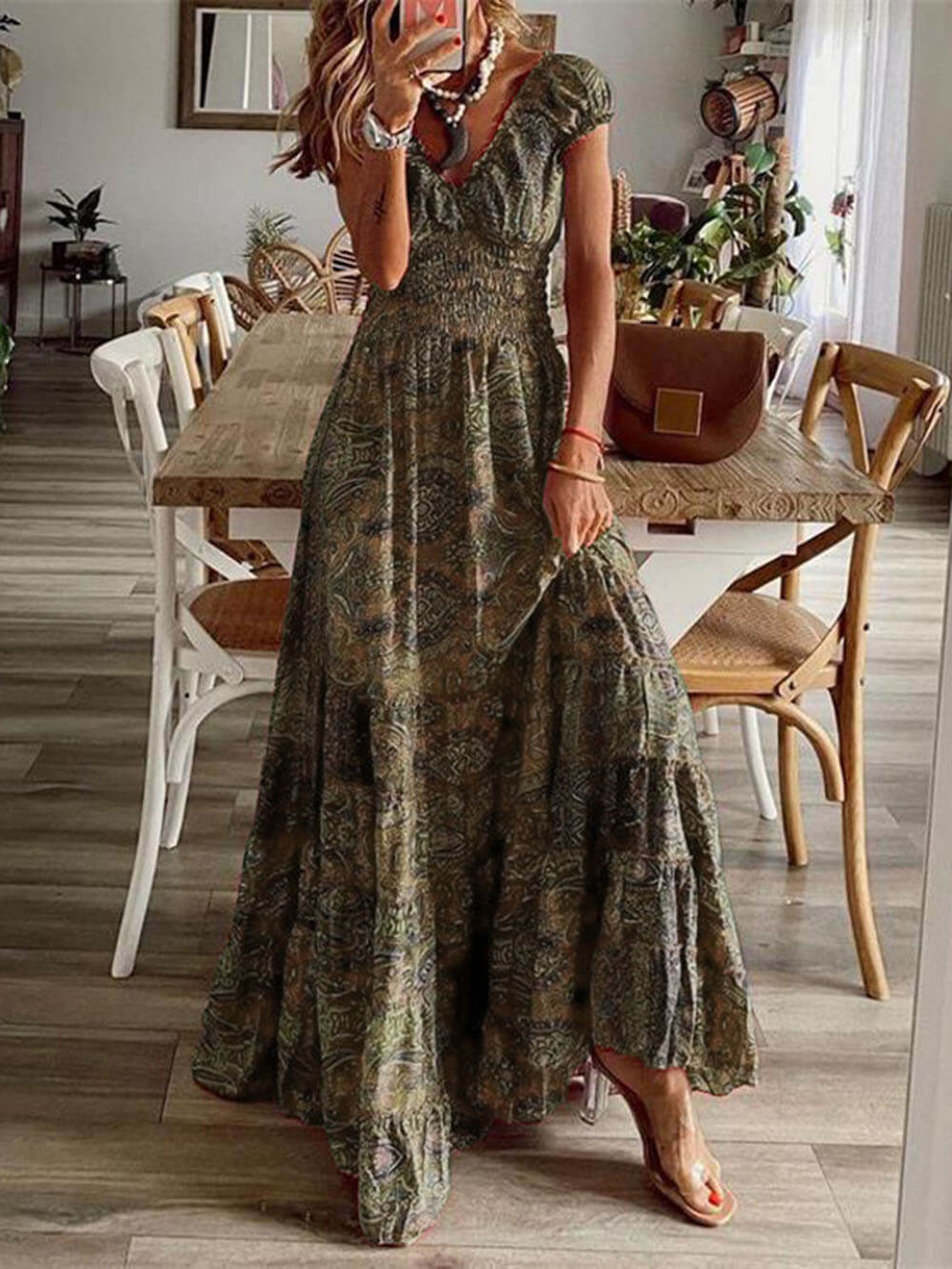 Vestido boêmio com estampa floral na cintura