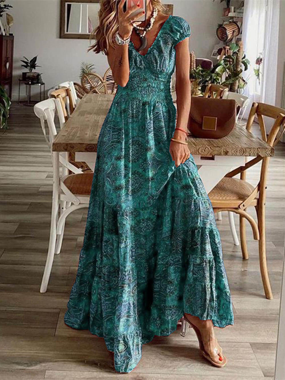 Vestido boêmio com estampa floral na cintura