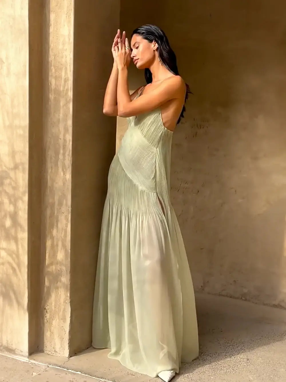 Μαξί φόρεμα Ethereal Elegance με πλισέ Patchwork Slit