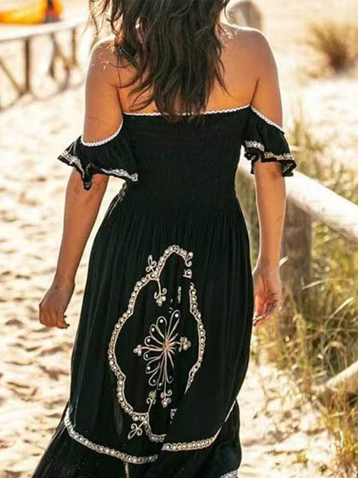 Robe longue noire fine avec ourlet en dentelle