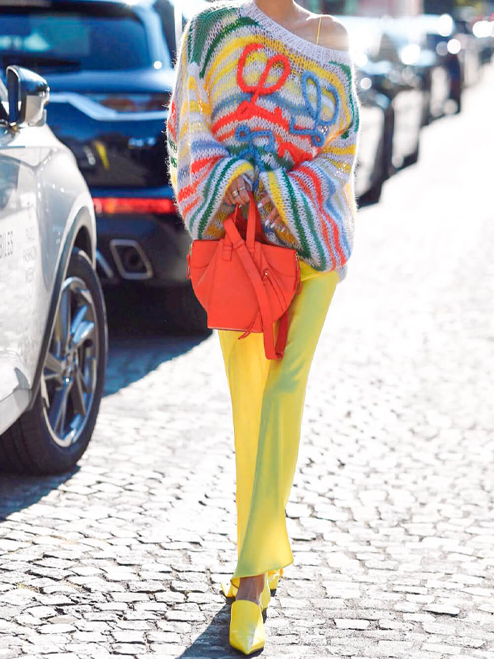 Pullover mit Regenbogen-Kontraststreifen