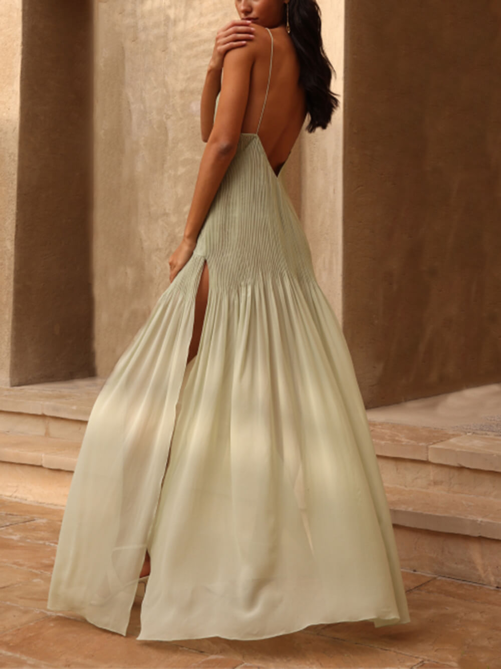 Ethereal Elegance 플리츠 패치워크 슬릿 맥시 드레스