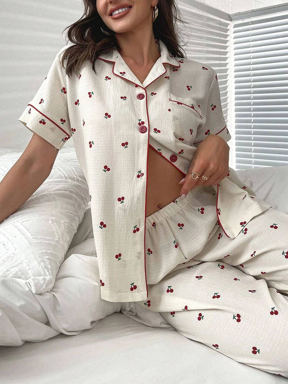 Cherry Print Kontrast Piping Blouse & Hosen Pyjamas Set