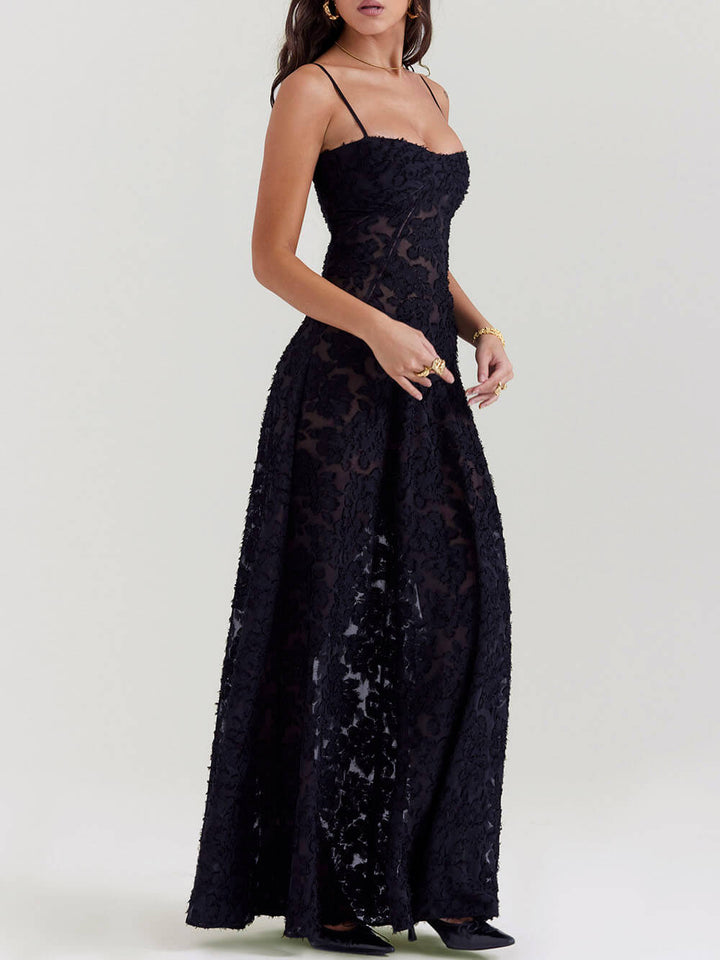 Robe longue noire en dentelle florale au dos