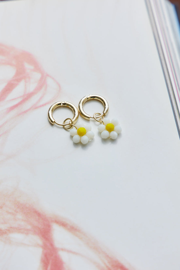 14K Vergoldete Ohrringe „Cute As A Daisy“ Weiß