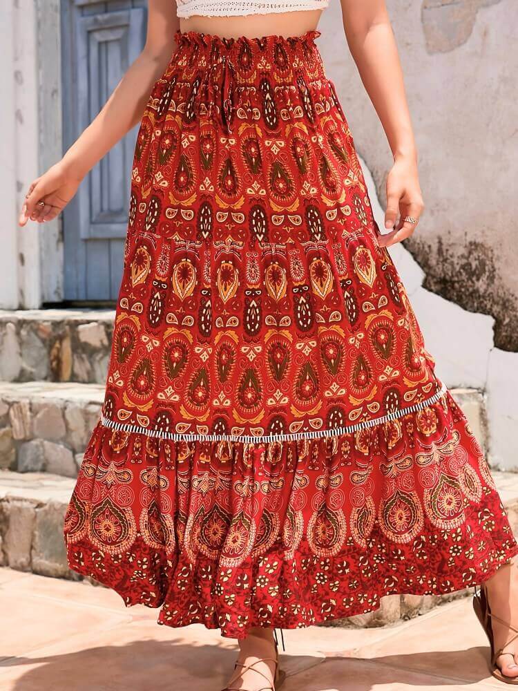 Bohemisk rynkad kjol med hög midja i rött