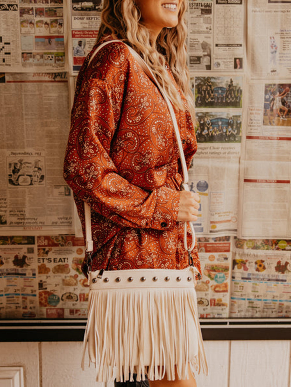 Sac bandoulière à décor de franges blanc