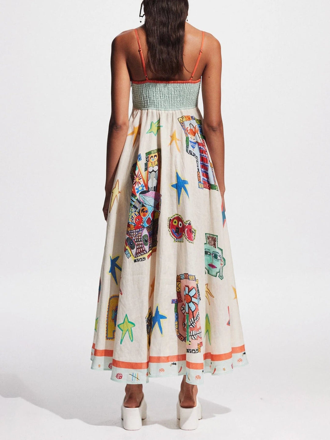 Wyjątkowa sukienka midi z szelkami i nadrukiem graffiti, długa, rozkloszowana