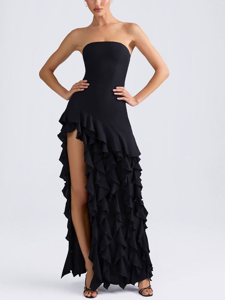 שמלת סטרפלס עם קצף פרווה בשחור
