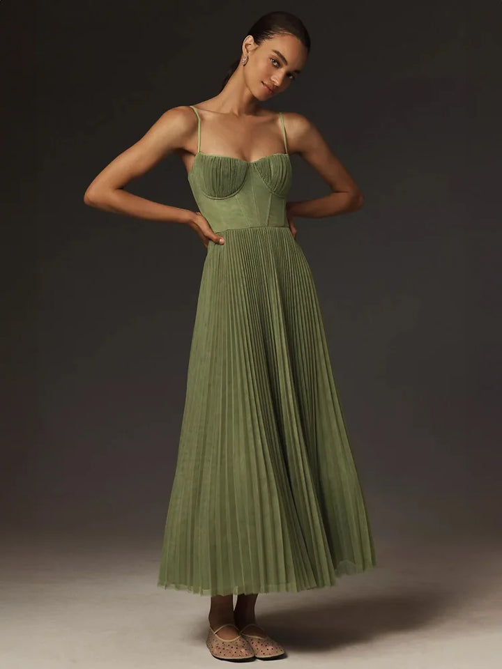 Abito midi aderente e svasato in tulle plissettato con bustier