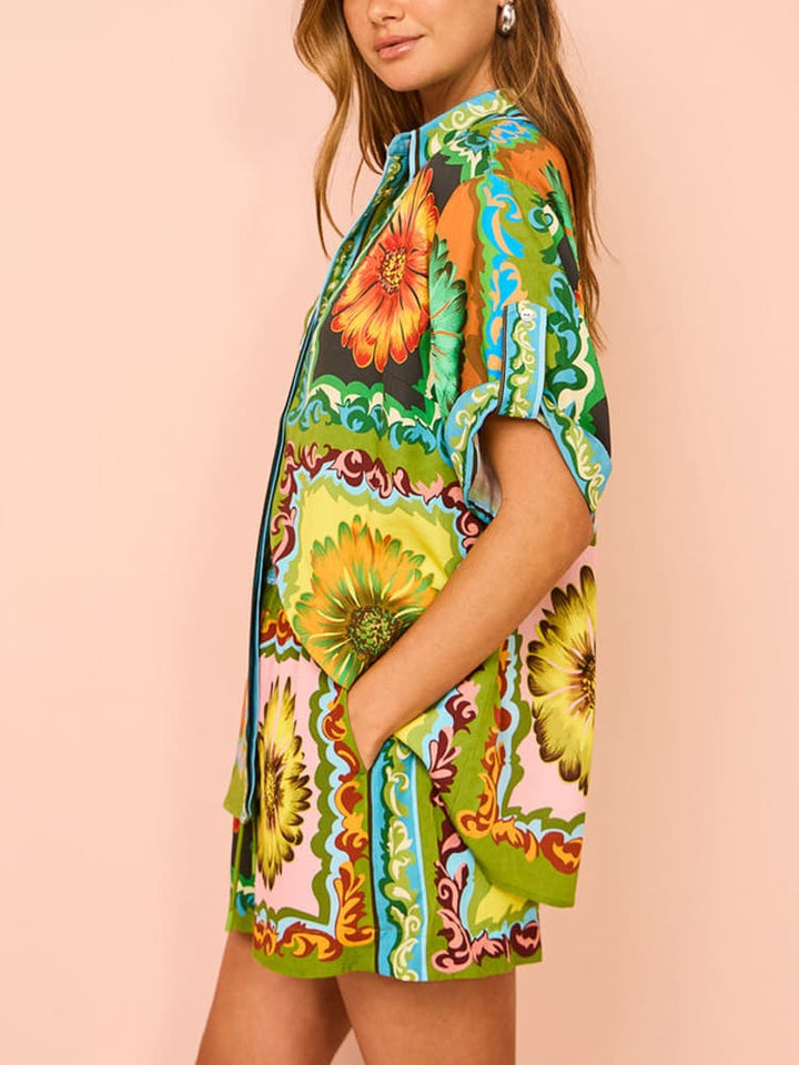 Oversized korte sets met zonnebloemprint en knoopsluiting