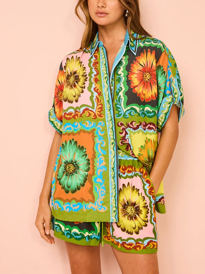 Oversized korte sets met zonnebloemprint en knoopsluiting