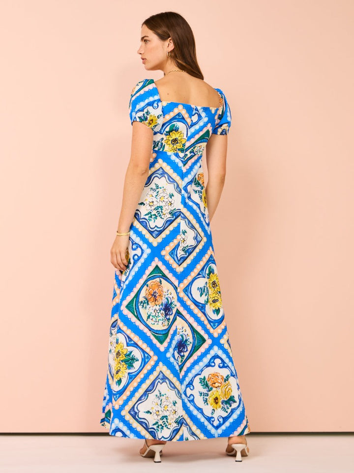 Maxi šaty s nabíranými rukávy v azurově květinové barvě