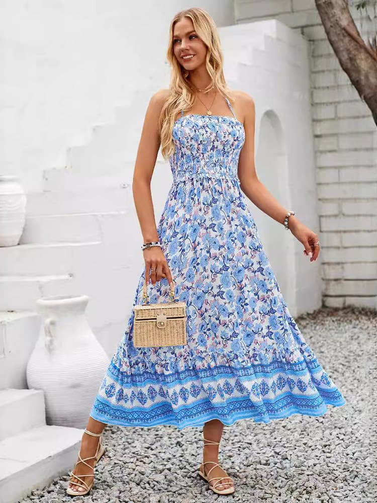 Maxi šaty s ohlávkou na hrudi a výstřihem s květinovým potiskem
