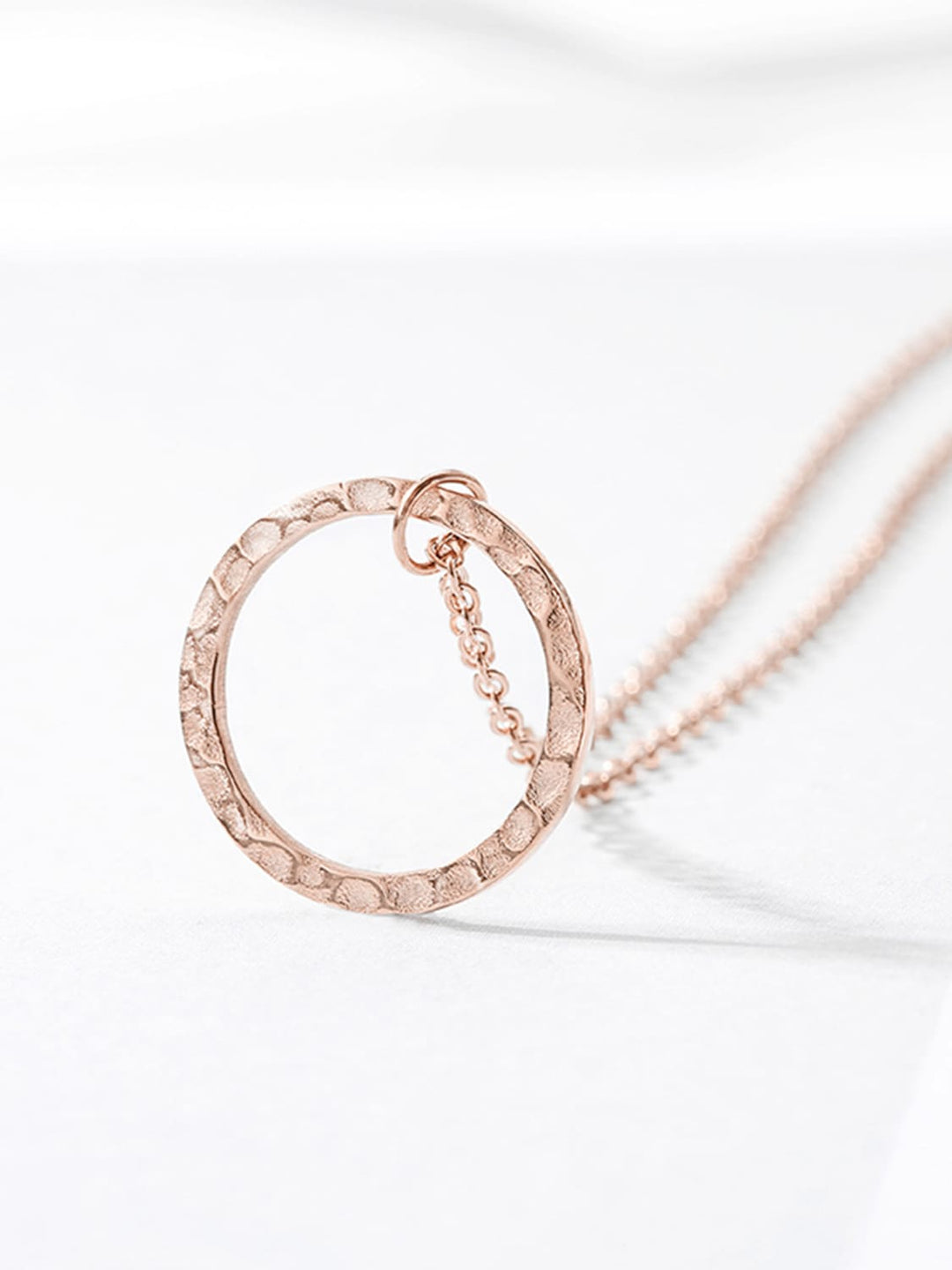 LUXE Organic Open Circle Halsband