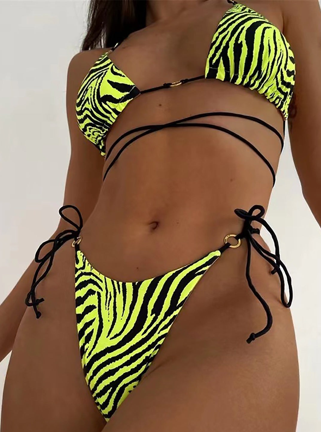 Zebra Desenli Boyundan Bağlamalı Bikini Takımı