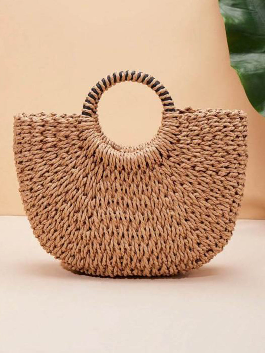 Sac en paille à décor de coquillages