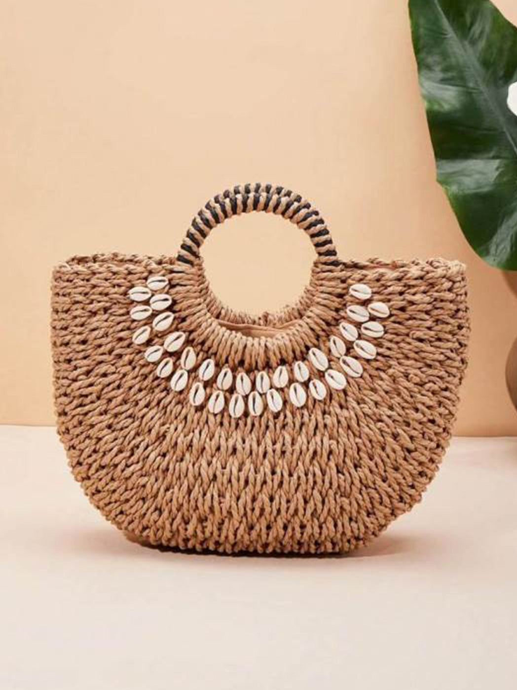 Sac en paille à décor de coquillages